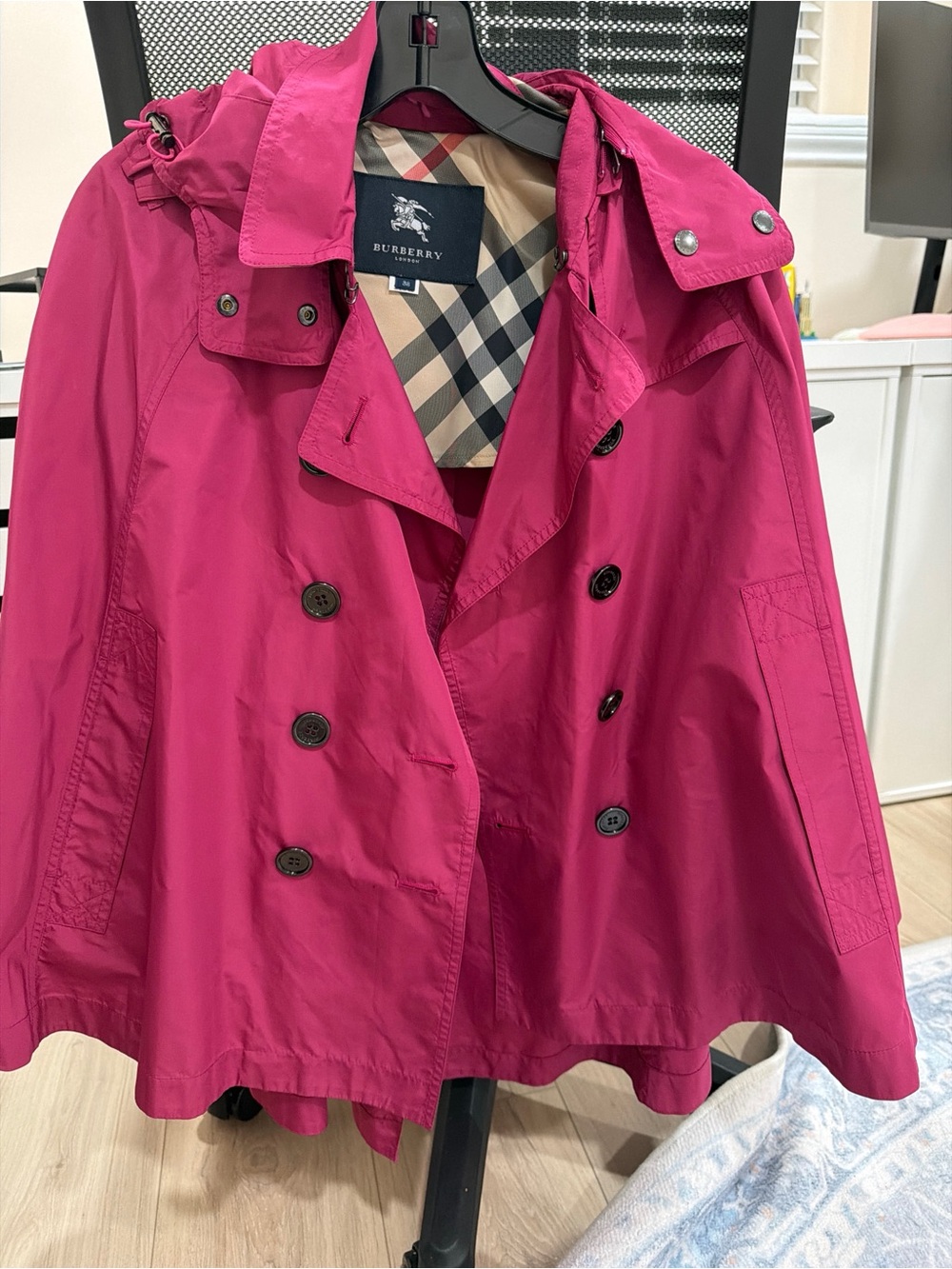 Burberry Rose Magenta Hooded Double-Breasted Rain Cape - Picture 4 of 17